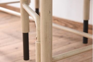 ラフジュ工房オリジナル　ペイント　アンティークホワイト　4脚格納スツールのテーブル(作業台、ダイニングテーブル)