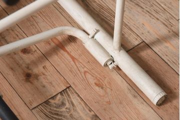 ラフジュ工房オリジナル　ペイント　アンティークホワイト　4脚格納スツールのテーブル(作業台、ダイニングテーブル)