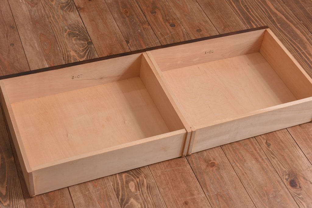 中古美品　蝦夷民藝(蝦夷民芸家具)　小振りのキャビネット(飾り棚、サイドキャビネット)