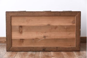 アンティーク雑貨　和製アンティーク　ケヤキ材・黒柿縁　くっきりとした杢目が魅力的な長火鉢(手あぶり)