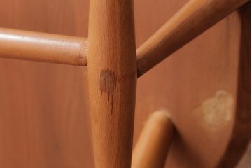 ヴィンテージ家具　イギリスビンテージ　ERCOL(アーコール)　ゴールドスミス　シンプルかつ優雅な雰囲気のアームチェア(椅子、ダイニングチェア)