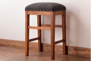 レトロ家具　昭和レトロ　ケヤキ材　メンズライクにもおすすめなグレーのファブリックのスツール(椅子)