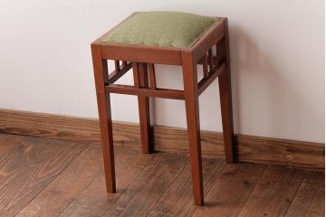 レトロ家具　昭和レトロ　ブナ材　木の温もりを感じる品の良いスツール(椅子)