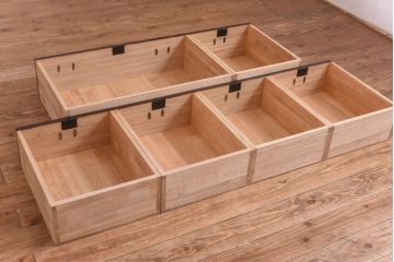 中古　牡丹金具　木地呂塗りの艶が美しい仙台箪笥(サイドボード、チェスト)