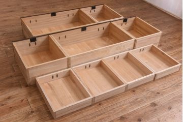 中古　牡丹金具　木地呂塗りの艶が美しい仙台箪笥(サイドボード、チェスト)