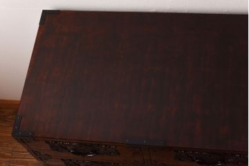 中古　牡丹金具　木地呂塗りの艶が美しい仙台箪笥(サイドボード、チェスト)