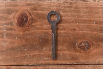 中古　牡丹金具　木地呂塗りの艶が美しい仙台箪笥(サイドボード、チェスト)