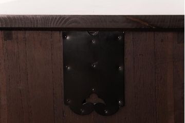 和製アンティーク　リメイク家具　優美な装飾金具が品のある鉄脚付き箪笥ローボード(リビングボード、収納棚)