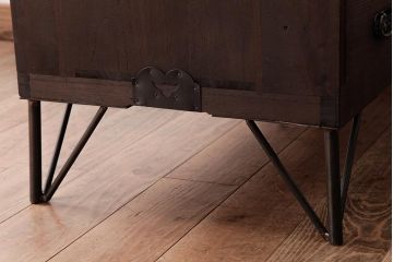 和製アンティーク　リメイク家具　優美な装飾金具が品のある鉄脚付き箪笥ローボード(リビングボード、収納棚)