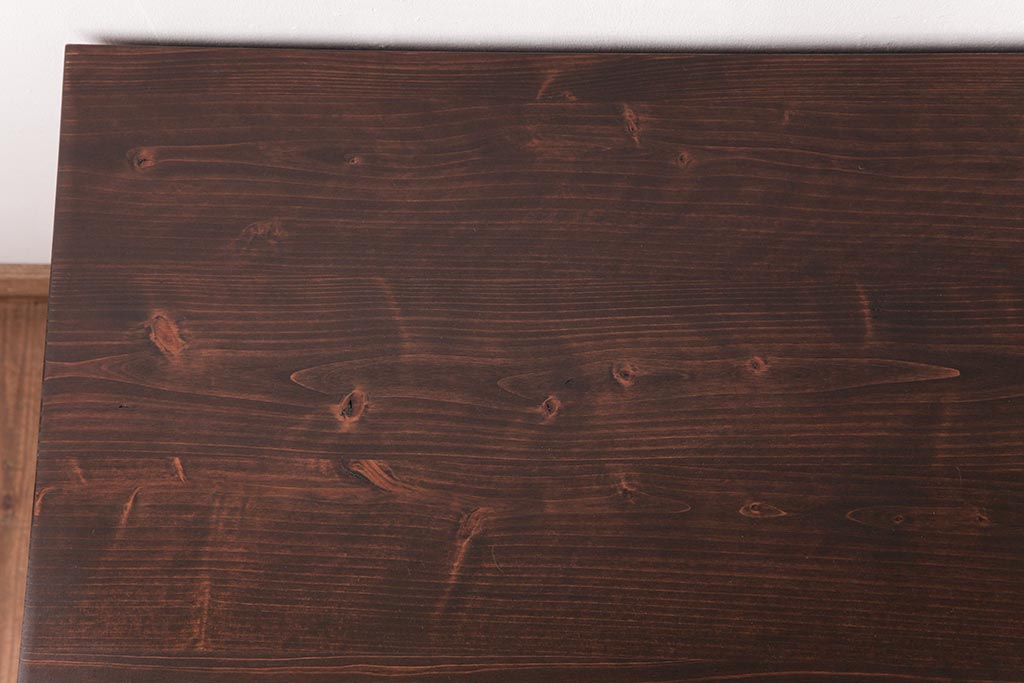 和製アンティーク　リメイク家具　優美な装飾金具が品のある鉄脚付き箪笥ローボード(リビングボード、収納棚)