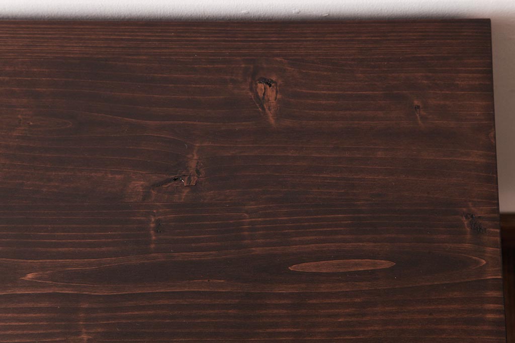 和製アンティーク　リメイク家具　優美な装飾金具が品のある鉄脚付き箪笥ローボード(リビングボード、収納棚)