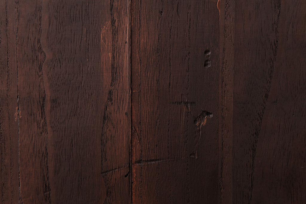 和製アンティーク　リメイク家具　優美な装飾金具が品のある鉄脚付き箪笥ローボード(リビングボード、収納棚)