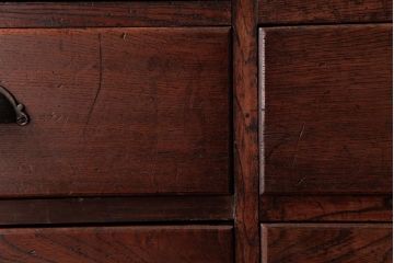 レトロ家具　和製アンティーク　栓材　レトロシックな鉄脚付きサイドチェスト(サイドキャビネット、引出し)