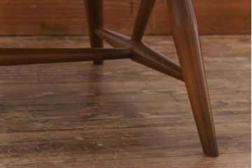 ヴィンテージ家具　イギリスビンテージ　ERCOL社(アーコール)広い背もたれが魅力のラウンジチェア(アームチェア、サロンチェア、椅子)