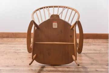 ヴィンテージ家具　イギリスビンテージ　ERCOL社(アーコール)広い背もたれが魅力のラウンジチェア(アームチェア、サロンチェア、椅子)