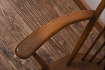 ヴィンテージ家具　イギリスビンテージ　ERCOL社(アーコール)広い背もたれが魅力のラウンジチェア(アームチェア、サロンチェア、椅子)(1)