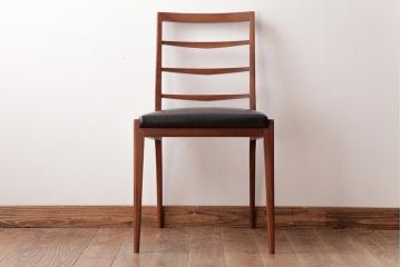 ビンテージ家具　北欧ヴィンテージ　チーク材　洗練されたデザインのラダーバックチェア(ダイニングチェア、ワークチェア、椅子)