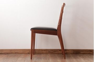 ビンテージ家具　北欧ヴィンテージ　チーク材　洗練されたデザインのラダーバックチェア(ダイニングチェア、ワークチェア、椅子)