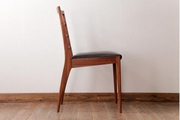 ビンテージ家具　北欧ヴィンテージ　チーク材　洗練されたデザインのラダーバックチェア(ダイニングチェア、ワークチェア、椅子)