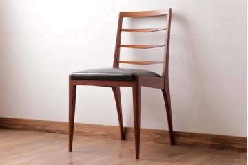 ビンテージ家具　北欧ヴィンテージ　チーク材　洗練されたデザインのラダーバックチェア(ダイニングチェア、ワークチェア、椅子)
