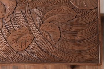 中古　伝統工芸　日光彫り　菖蒲彫り　緻密な意匠が存在感を放つ三段棚(オープンラック)