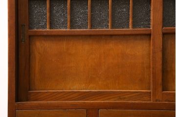 レトロ家具　昭和レトロ　ダイヤガラス入り　懐かしい情緒あふれる食器棚(カップボード、収納棚)