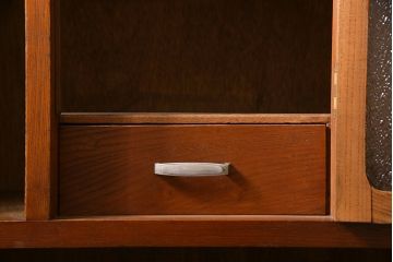 レトロ家具　昭和レトロ　ダイヤガラス入り　懐かしい情緒あふれる食器棚(カップボード、収納棚)