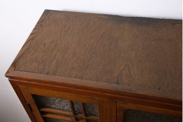 レトロ家具　昭和レトロ　ダイヤガラス入り　懐かしい情緒あふれる食器棚(カップボード、収納棚)