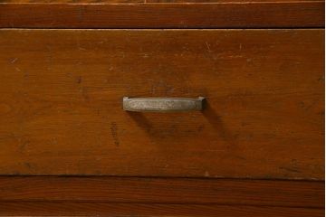 レトロ家具　昭和レトロ　ダイヤガラス入り　懐かしい情緒あふれる食器棚(カップボード、収納棚)