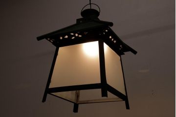 昭和中期　特大!　インダストリアルの空間にも合うブリキ製の灯籠(灯篭、照明)