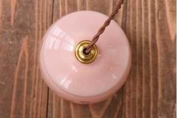 イギリスビンテージ　淡いピンクとお花のデザインが可愛らしいペンダントライト(吊り下げ照明、シェード)