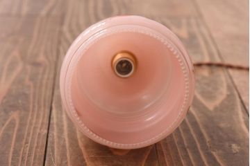 イギリスビンテージ　淡いピンクとお花のデザインが可愛らしいペンダントライト(吊り下げ照明、シェード)