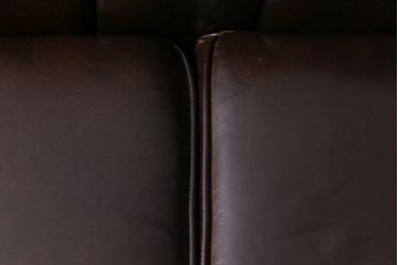 ヴィンテージ家具　イギリスビンテージ　ジャンクな風合いが格好いいチェスターフィールドソファ(3人掛け)
