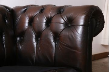 ヴィンテージ家具　イギリスビンテージ　ジャンクな風合いが格好いいチェスターフィールドソファ(3人掛け)