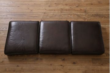 ヴィンテージ家具　イギリスビンテージ　ジャンクな風合いが格好いいチェスターフィールドソファ(3人掛け)