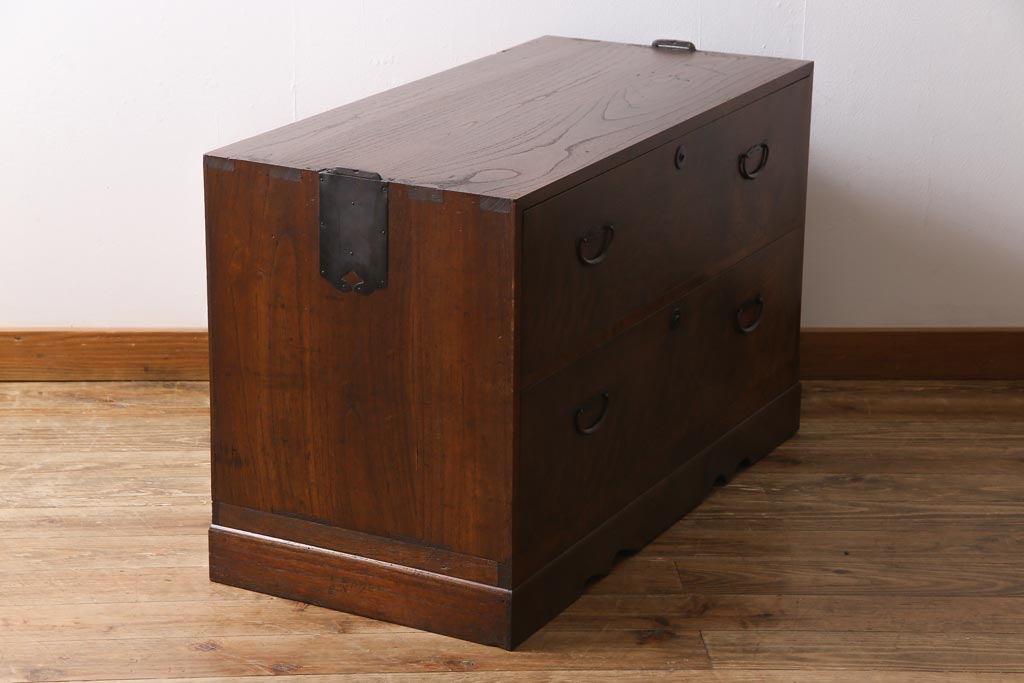 アンティーク家具　和製アンティーク　前面ケヤキ玉杢材　銅金具が味わい深いローボード(ローチェスト、引き出し)