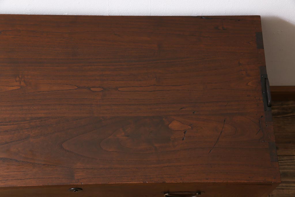 アンティーク家具　和製アンティーク　前面ケヤキ玉杢材　銅金具が味わい深いローボード(ローチェスト、引き出し)