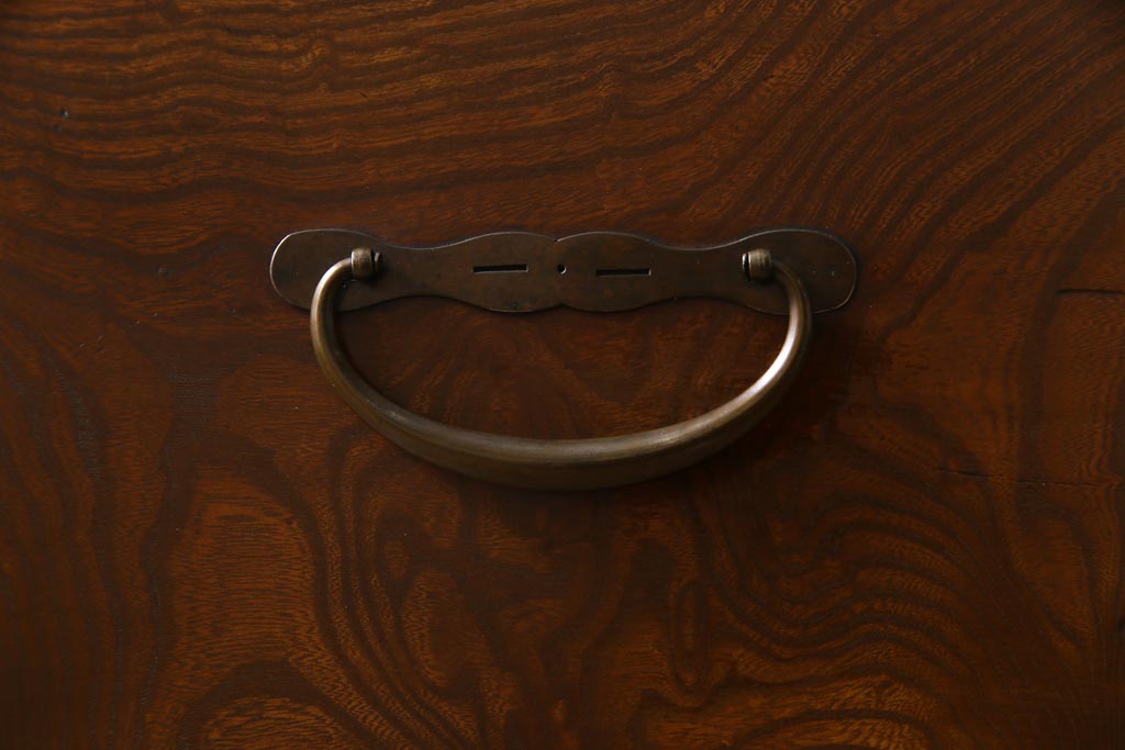 アンティーク家具　和製アンティーク　前面ケヤキ玉杢材　銅金具が味わい深いローボード(ローチェスト、引き出し)