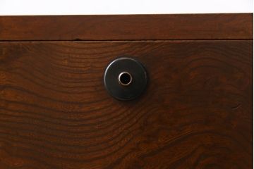 アンティーク家具　和製アンティーク　前面ケヤキ玉杢材　銅金具が味わい深いローボード(ローチェスト、引き出し)