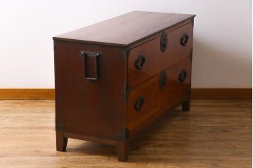 アンティーク家具　和製アンティーク　リメイク　桜丸金具　黒い金具がアクセントの米沢箪笥ローボード(ローチェスト、引き出し、和タンス)