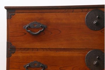 アンティーク家具　和製アンティーク　リメイク　桜丸金具　黒い金具がアクセントの米沢箪笥ローボード(ローチェスト、引き出し、和タンス)