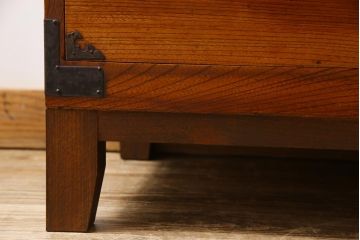 アンティーク家具　和製アンティーク　リメイク　桜丸金具　黒い金具がアクセントの米沢箪笥ローボード(ローチェスト、引き出し、和タンス)