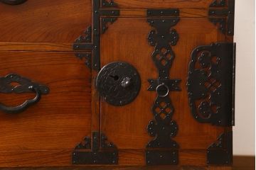 アンティーク家具　和製アンティーク　リメイク　桜丸金具　片開き戸付き米沢箪笥ローボード(ローチェスト、引き出し、和タンス)