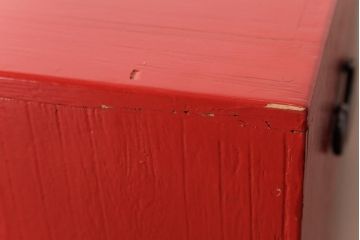 アンティーク家具　昭和初期　鮮やかな赤色が目を引く総桐材の箪笥(サイドチェスト、桐箪笥、桐たんす)