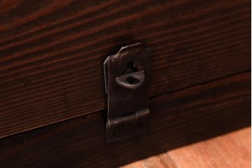 アンティーク雑貨　昭和初期　ベンチとしても使える重厚な佇まいの収納箱(木箱、本箱)