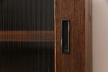 レトロ家具　昭和レトロ　モールガラスがおしゃれな脚付き箪笥ローボード(収納棚、戸棚)