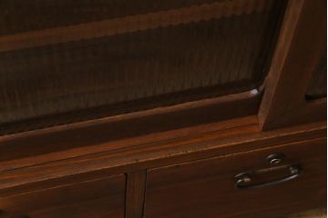 レトロ家具　昭和レトロ　モールガラスがおしゃれな脚付き箪笥ローボード(収納棚、戸棚)