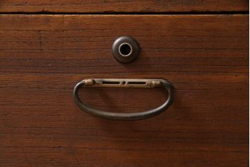 レトロ家具　昭和レトロ　モールガラスがおしゃれな脚付き箪笥ローボード(収納棚、戸棚)