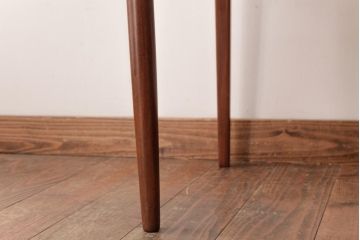 北欧家具　G-PLAN(ジープラン)　チーク材　 黒のレザーがおしゃれなダイニングチェア(椅子、ダイニングチェア、ワークチェア)(1)