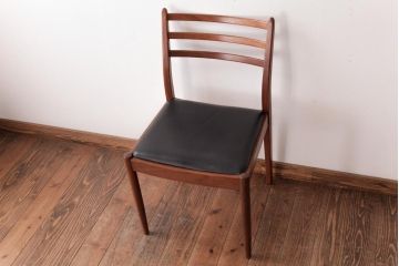 北欧家具　G-PLAN(ジープラン)　チーク材　 黒のレザーがおしゃれなダイニングチェア(椅子、ダイニングチェア、ワークチェア)(2)